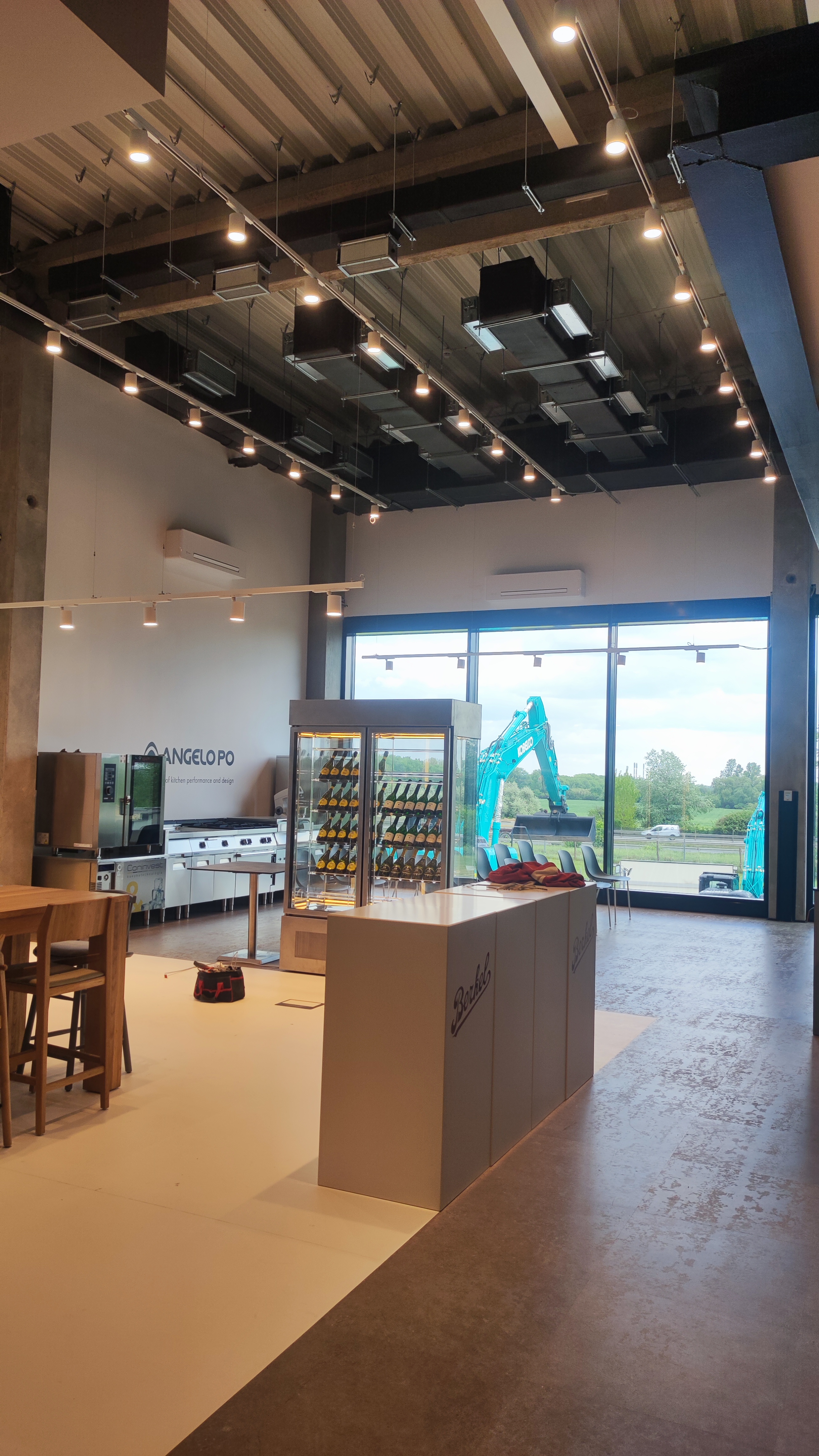 Sóskút – ipari csarnok